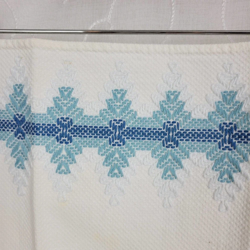 Vintage Embroidery Drying Towels in White Home Accessory Throw Cotton